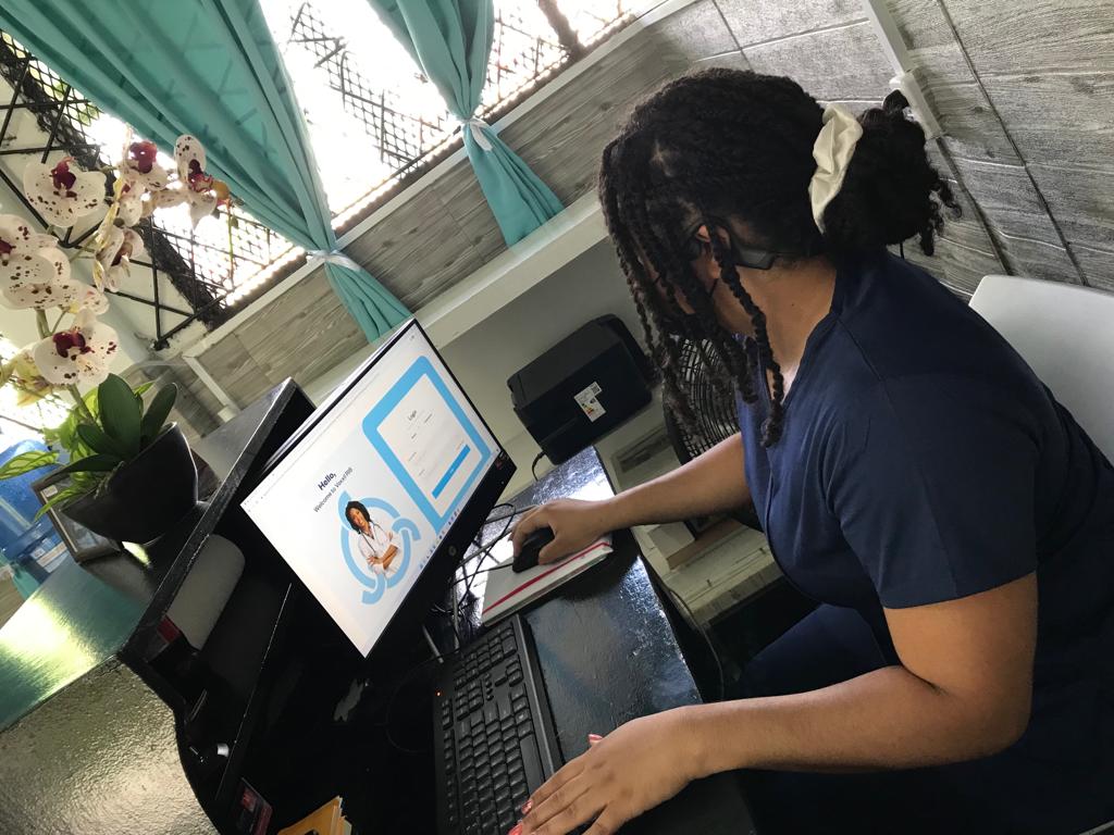Clinician using Voxxil-RIS Radiology Information System